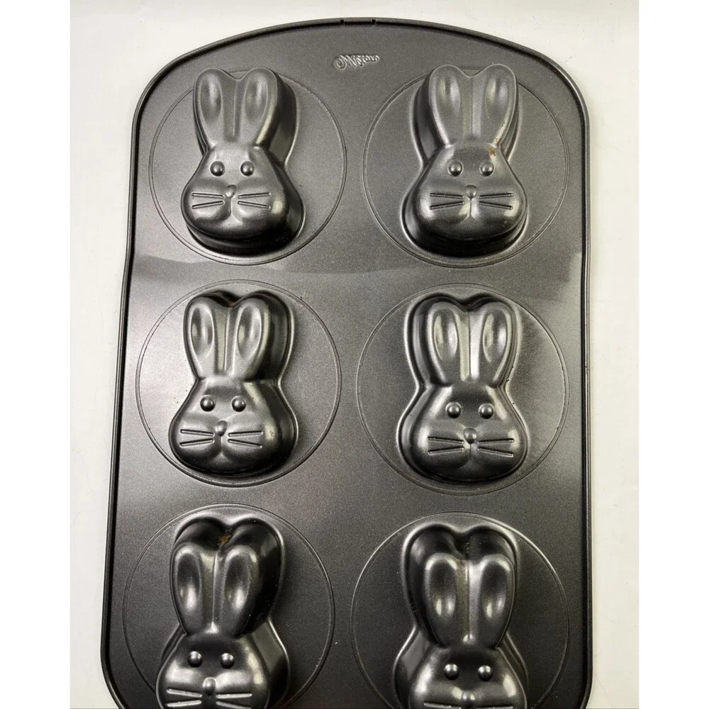 Wilton 3D Easter Baking Pan 6 Bunny's Heads
